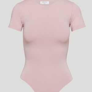BNWOT⎜Aritzia Babaton⎜CONTOUR CREW SHORTSLEEVE BODYSUIT⎜POETIC PINK